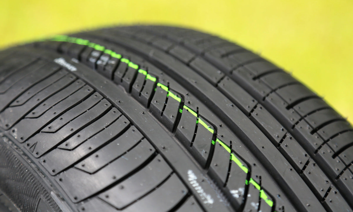 Set of 4 All Season Tires D279300