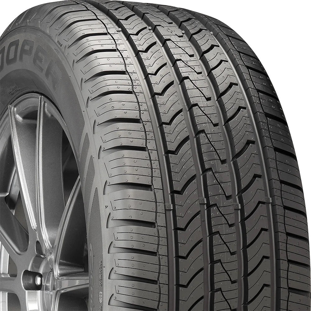 Set of 4 235/65R18 106H All Season Tires X263153