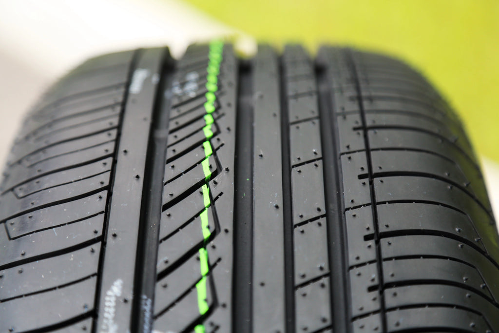 Set of 4 All Season Tires D279300