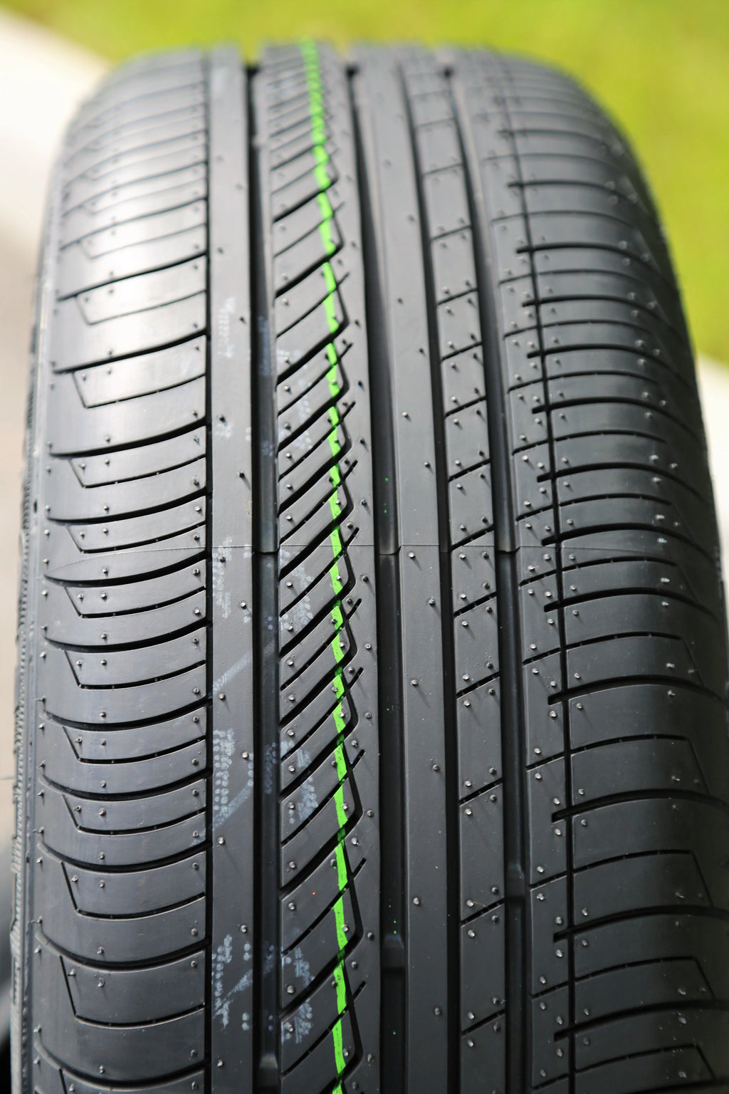 Set of 4 All Season Tires D279300
