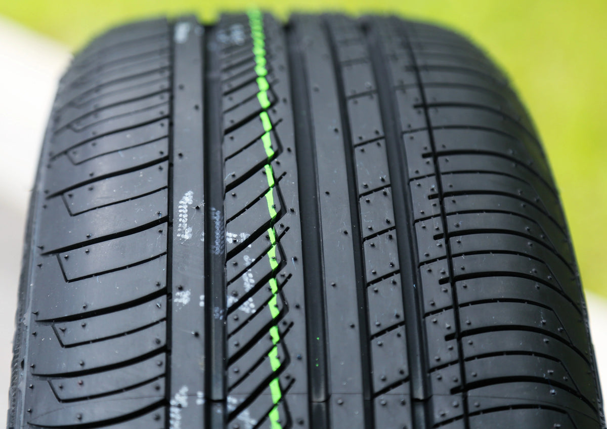 Set of 4 All Season Tires D279300