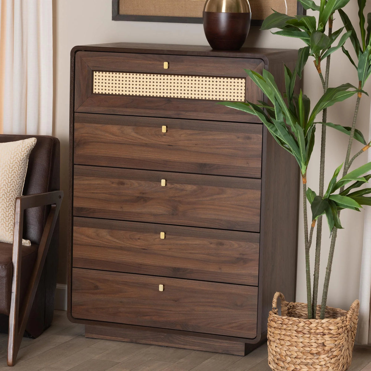 5 Drawer Walnut Brown Chest Y660