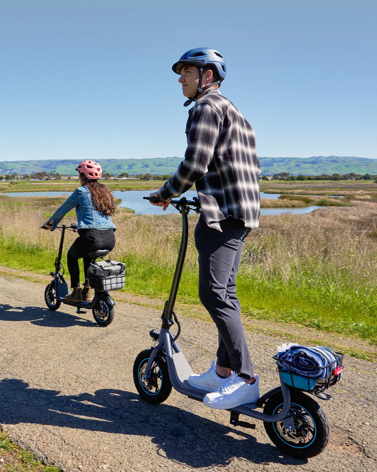 550W 12 inch Electric Scooter with Basket and Wide Deck Y42185