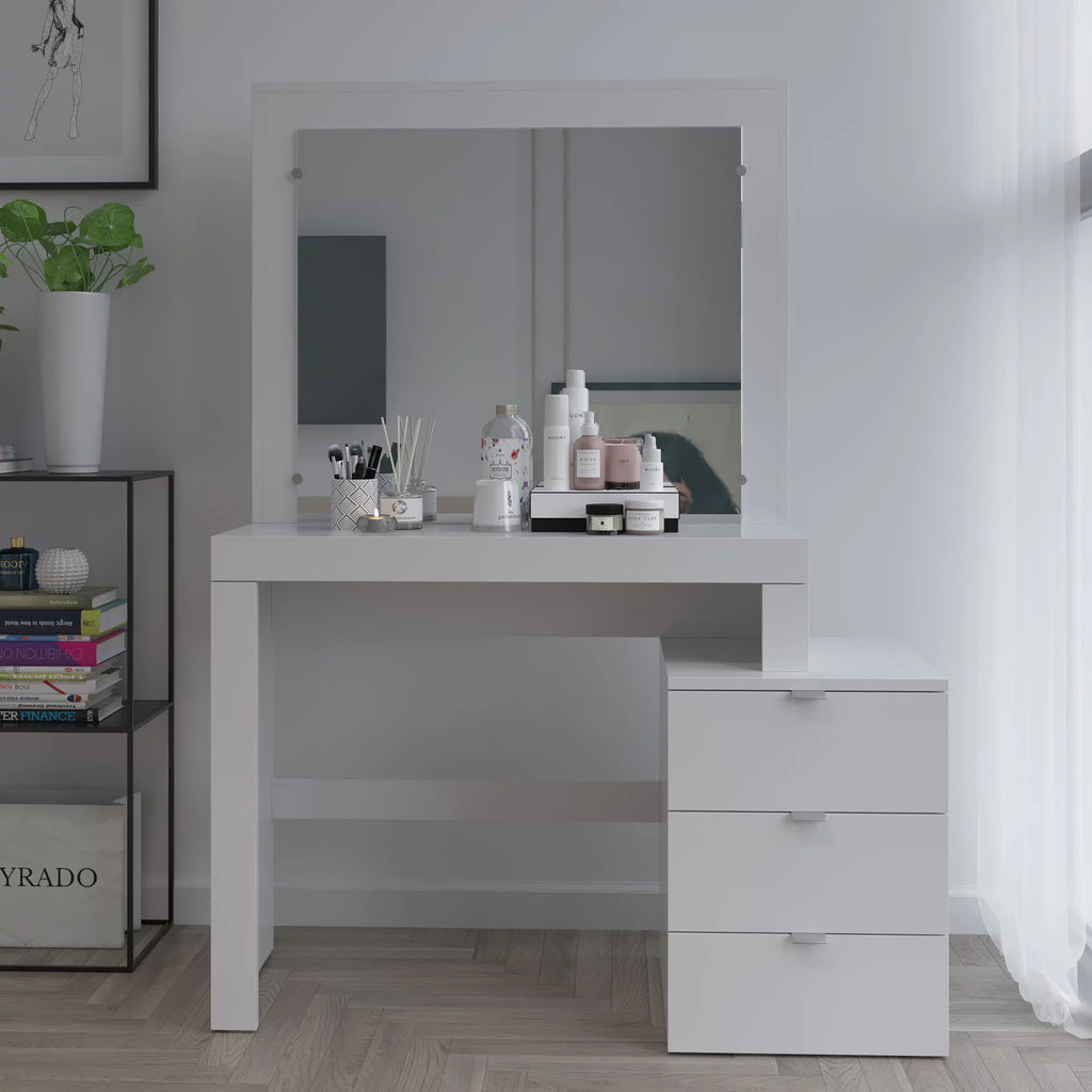 White Painted Vanity Table Q547