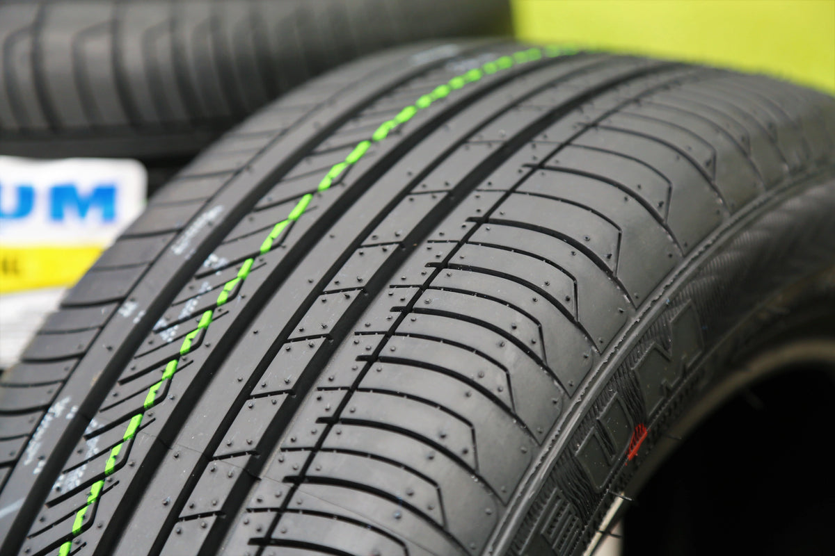 Set of 4 All Season Tires D279300